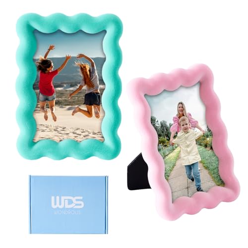 WDS WONDROUS 2 PCS 3x5 Wavy Picture Frames for Table Top, Small Pink and Green Standing Photo Frame Set for Postcard Cute Kids Art, Wedding Decorations for Friends Desk Gallery Display Living Room