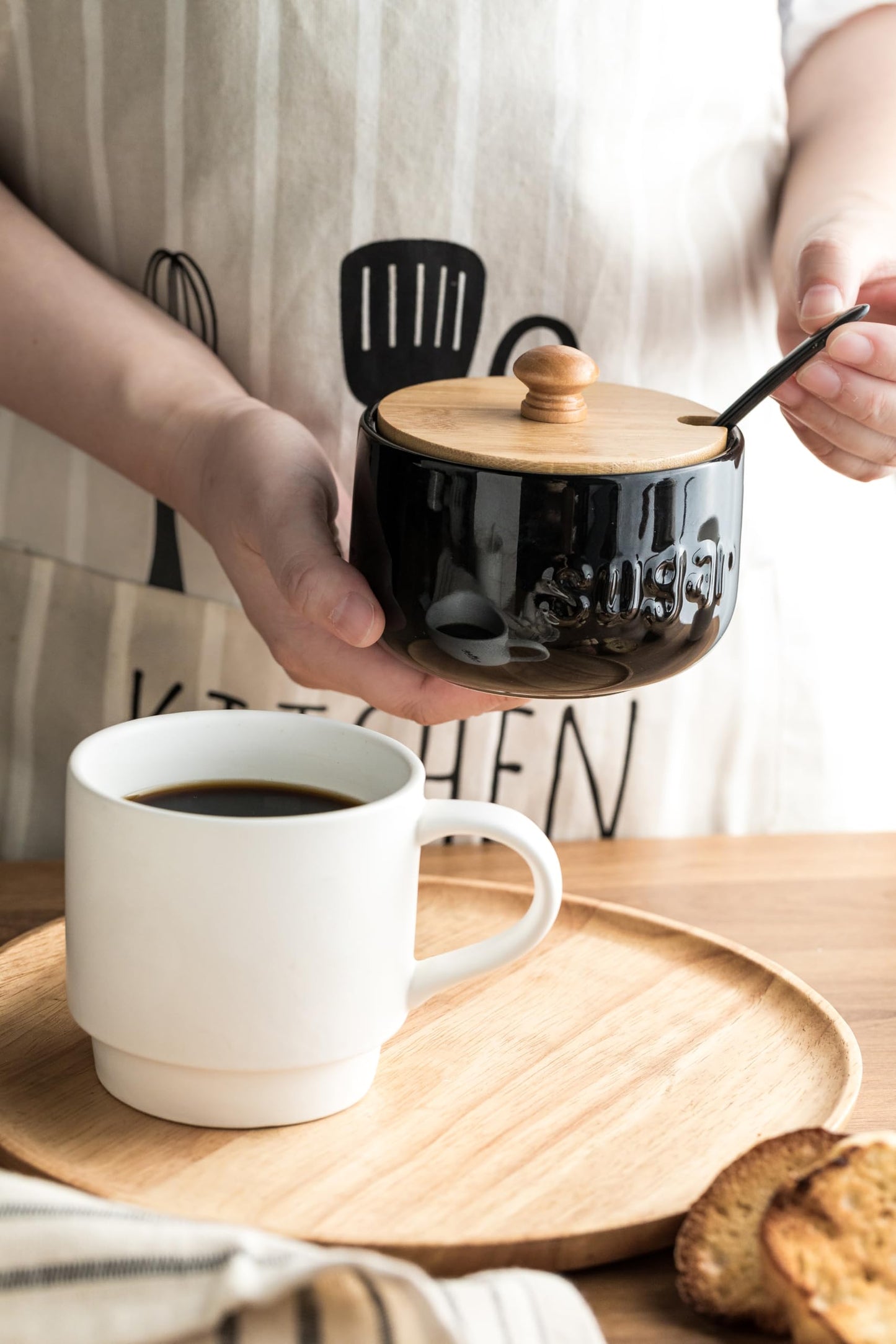 LYEOBOH Black Sugar Bowl with Lid and Spoon, 17 OZ Sugar Jar, Sugar Container for Coffee Bar, Ceramic Jar with Lid, Sugar Bowls for Countertop, Azucarera for Kitchen