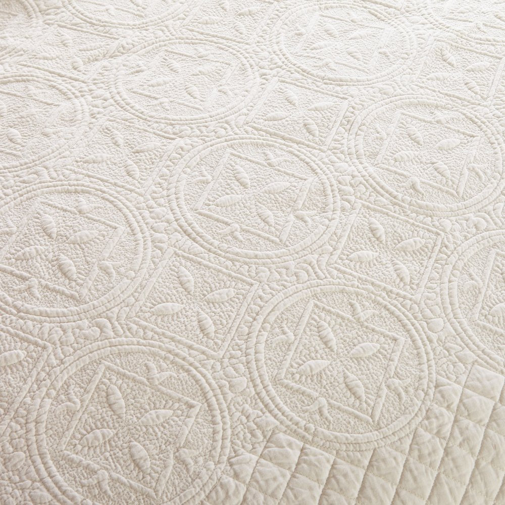 Calla Angel Sage Garden Luxury Pure Cotton Matelasse Quilt, King, Ivory