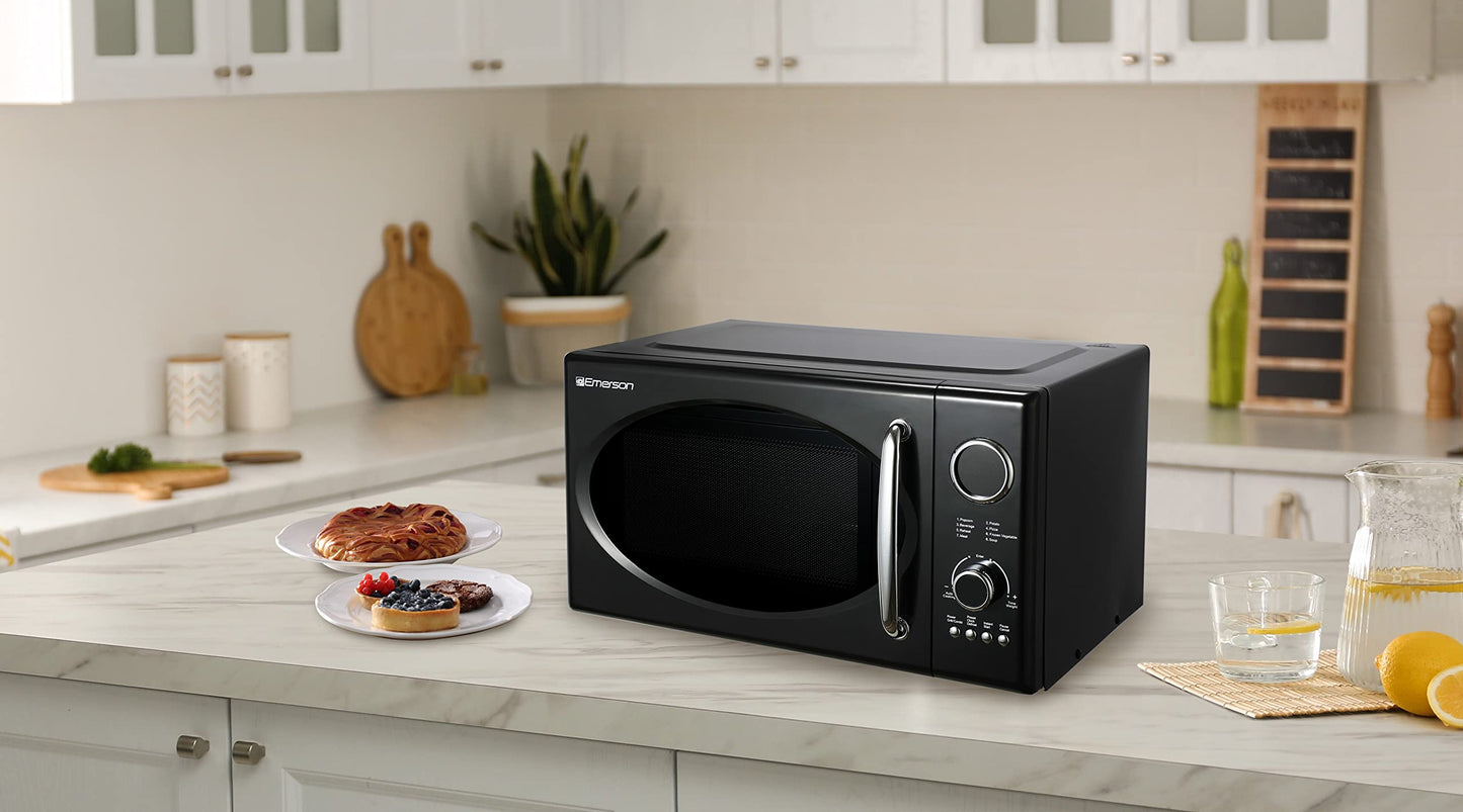 Emerson MWRG0901BK Retro Compact Countertop 800W Microwave Oven with 1,000W Grill Function, LED Display, 5 Power Levels, 8 Auto Menus, Glass Turntable and Child Safe Lock, 0.9 Cu. Ft., Black