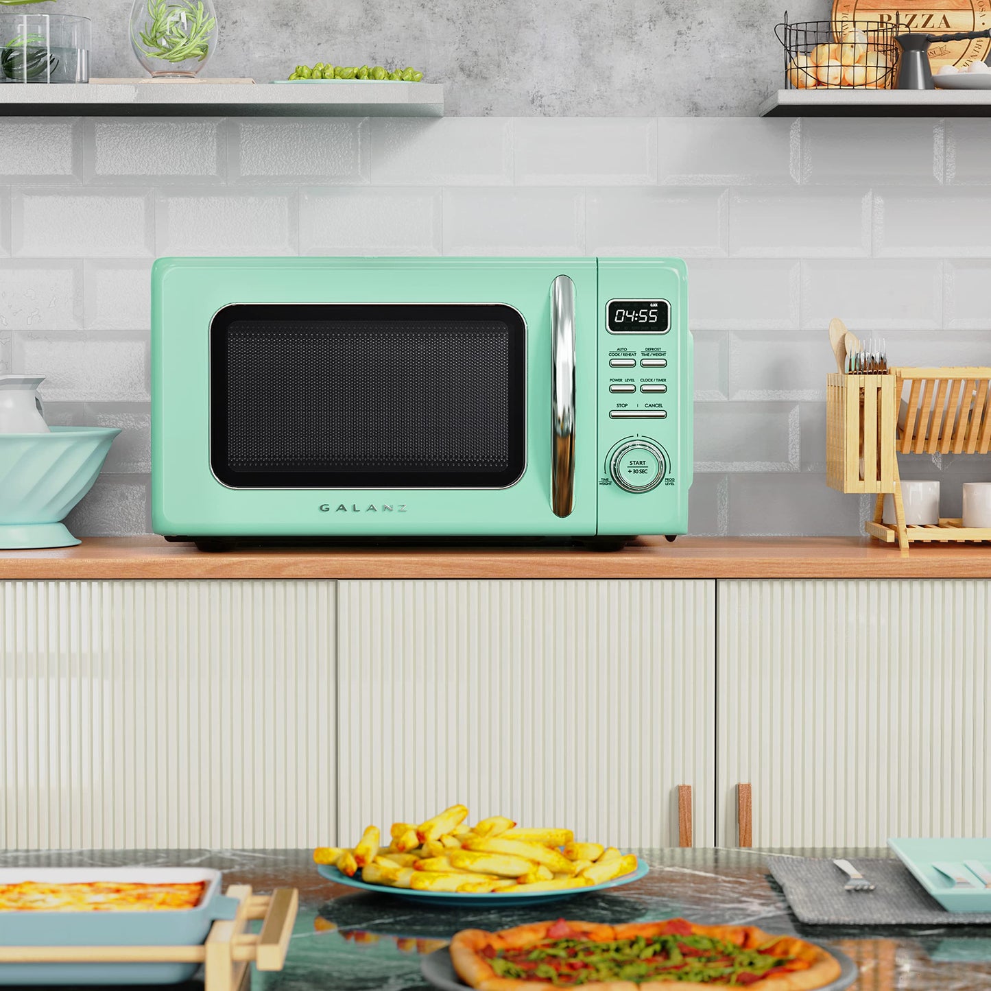 Galanz GLCMKZ11GNR10 Retro Countertop Microwave Oven with Auto Cook & Reheat, Defrost, Quick Start Functions, Easy Clean with Glass Turntable, Pull Handle, 1.1 cu ft, Green