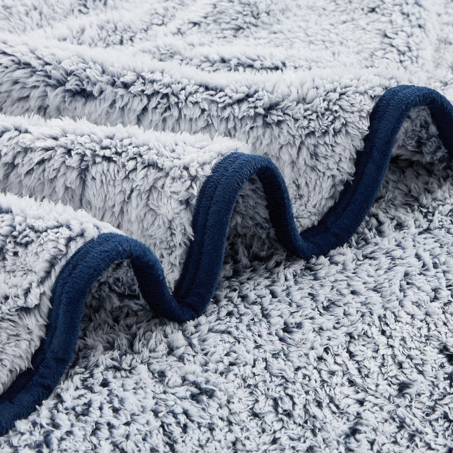 EMME Sherpa Blanket Twin Size Fleece Throw Blankets, 60"x80" Large Warm Blankets Soft Microfiber Cozy Blanket for Couch Sofa Bed 2 Tones Ombre Thick Reversible Blanket (Navy, 60"x80")