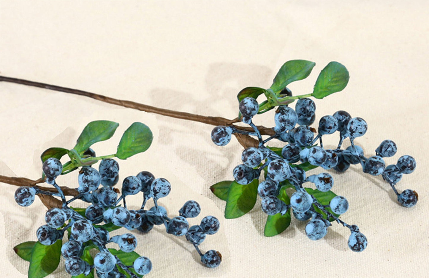 Mistari 10 Pack Artificial Flowers California Faux Blueberries Artificial Stems for Decorating Blueberry Picks Fruit Fake Silk Flowers Home Decorative Party Wedding (Blue)