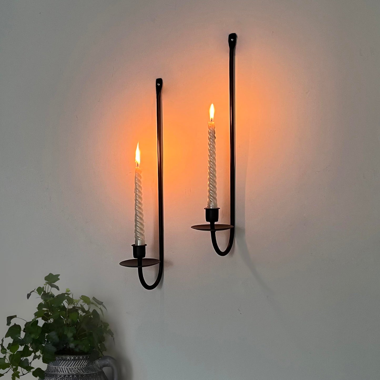 Remenna Metal Wall Candle Sconce Holder Set of 2 Wall Mount Candle Holders Modern Wall Candle Sconces Hanging for Living Room Farmhouse Fireplace Wedding 16.5"×5"×3" (Black)