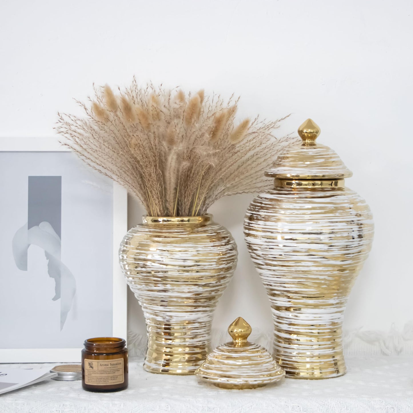 Decorative Ceramic Ginger jar with lid vase, White paired with Gold Unique Irregular Circle Shape (Medium)