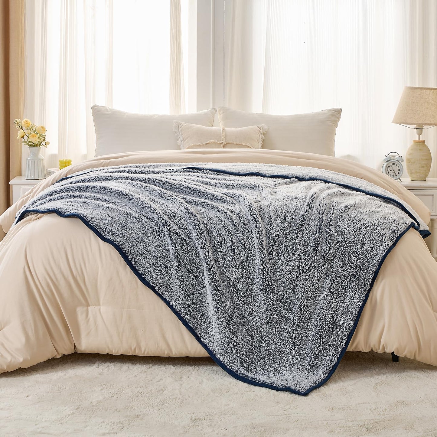 EMME Sherpa Blanket Twin Size Fleece Throw Blankets, 60"x80" Large Warm Blankets Soft Microfiber Cozy Blanket for Couch Sofa Bed 2 Tones Ombre Thick Reversible Blanket (Navy, 60"x80")