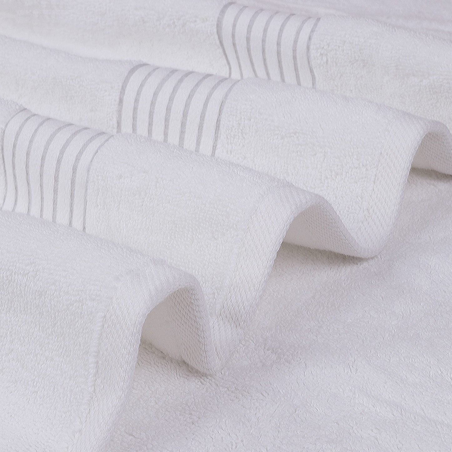 Utopia Towels 4 Pack Bath Towels Set, (27 x 54 Inches) 100% Ring Spun Cotton, Quick Dry, Highly Absorbent, Soft Feel Towels, Perfect for Daily Use (White)