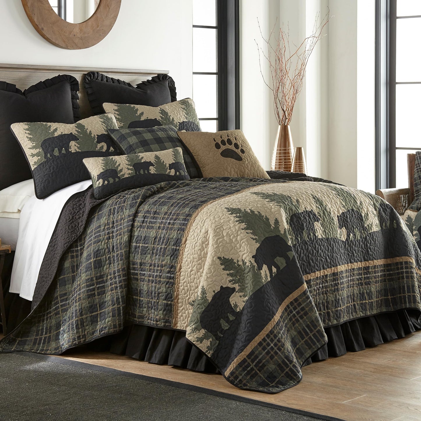 Donna Sharp California King Quilt - Bear Walk Plaid Lodge Quilt with Bear Pattern - Machine Washable