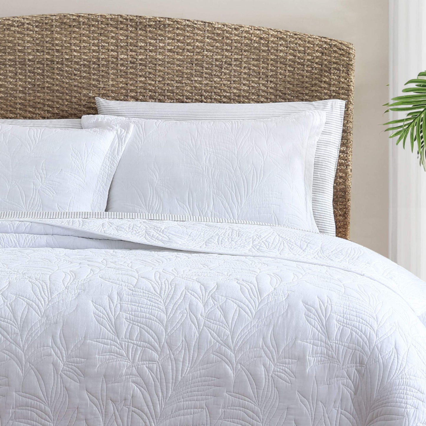 Tommy Bahama Home | Costa Sera Collection | Soft and Breathable, Quilt Bedpsread Coverlet Seasons, Pre-Washed for Added Softness, Twin, White