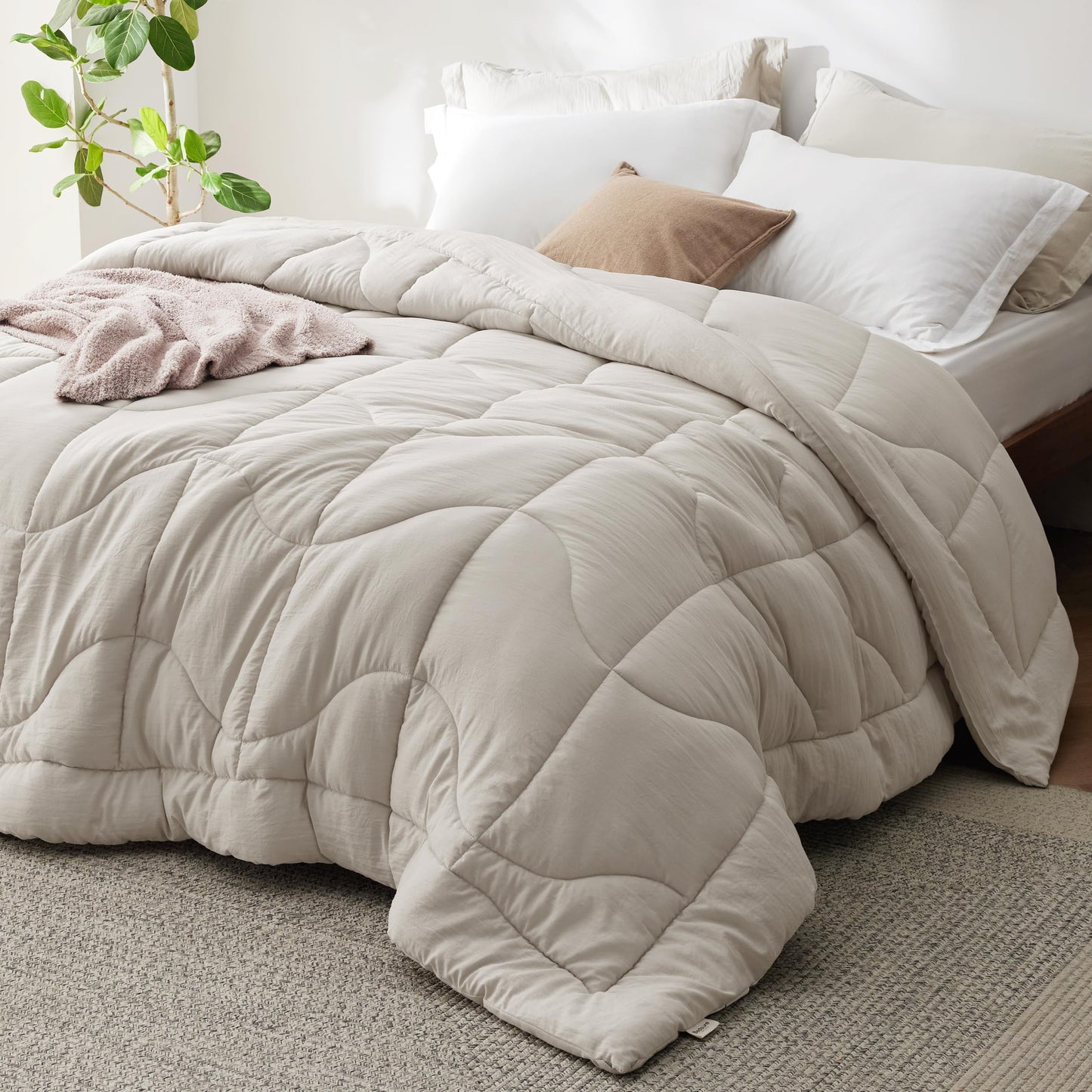 Bedsure Comforters King Size, Down Alternative Comforter for All Season, Soft Prewashed Comforter with 4 Tabs, Lightweight & Warm Bedding- Machine Washable (Beige, King, 96x102 inches)