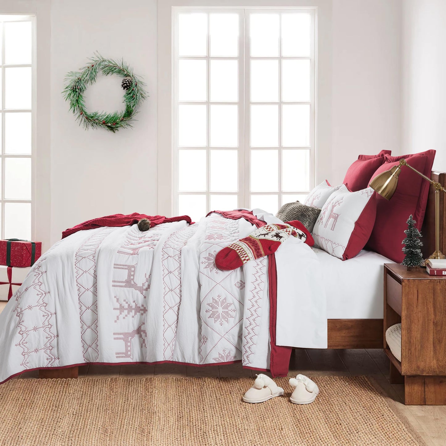 WDCOZY Red Christmas Oversized California King Size Quilt Bedding Sets with Pillow Shams, Cal King Soft Lightweight Bedspread Coverlet, 3 Pieces, 118x106 inches