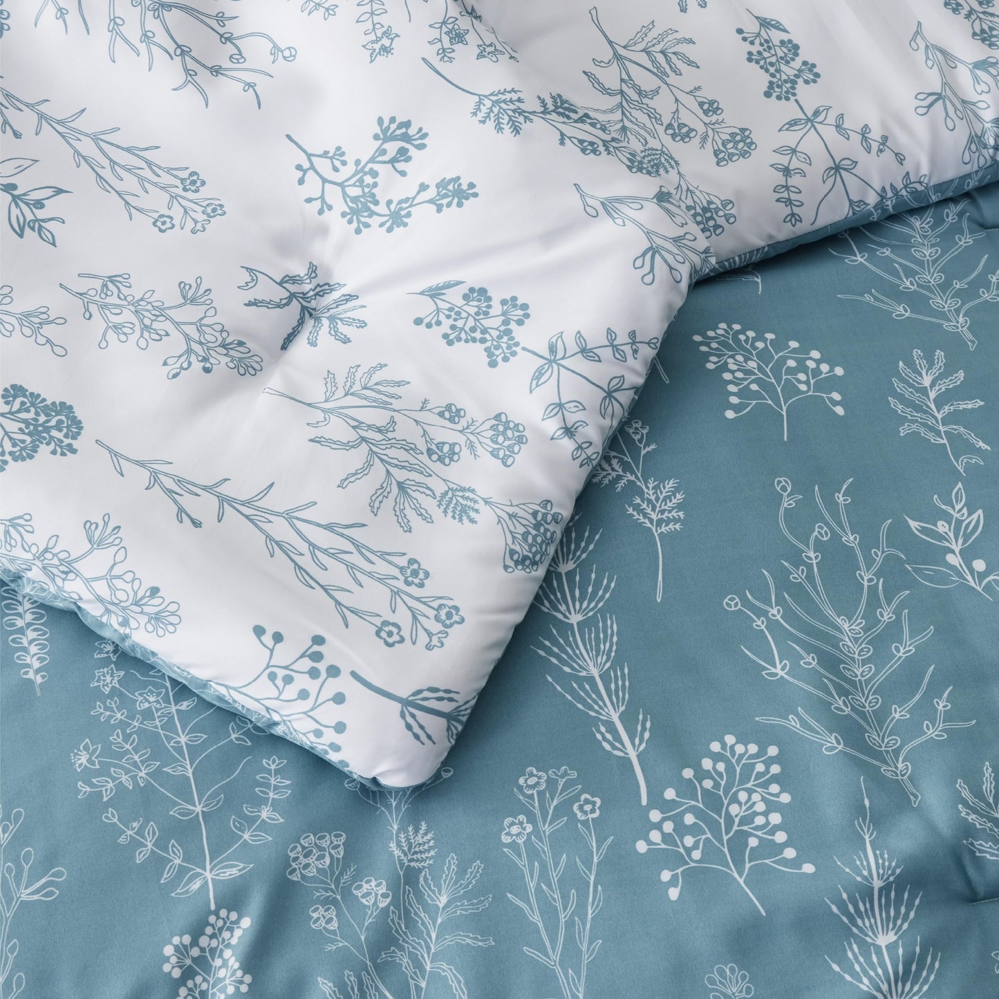 Bedsure Full Comforter Set - Mineral Blue Comforter, Cute Floral Bedding Comforter Sets, Gifts for Woman, 3 Pieces, 1 Soft Reversible Botanical Flowers Comforter and 2 Pillow Shams