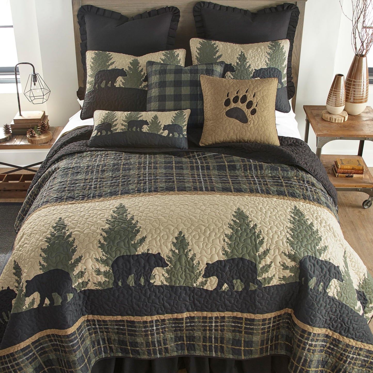 Donna Sharp California King Quilt - Bear Walk Plaid Lodge Quilt with Bear Pattern - Machine Washable