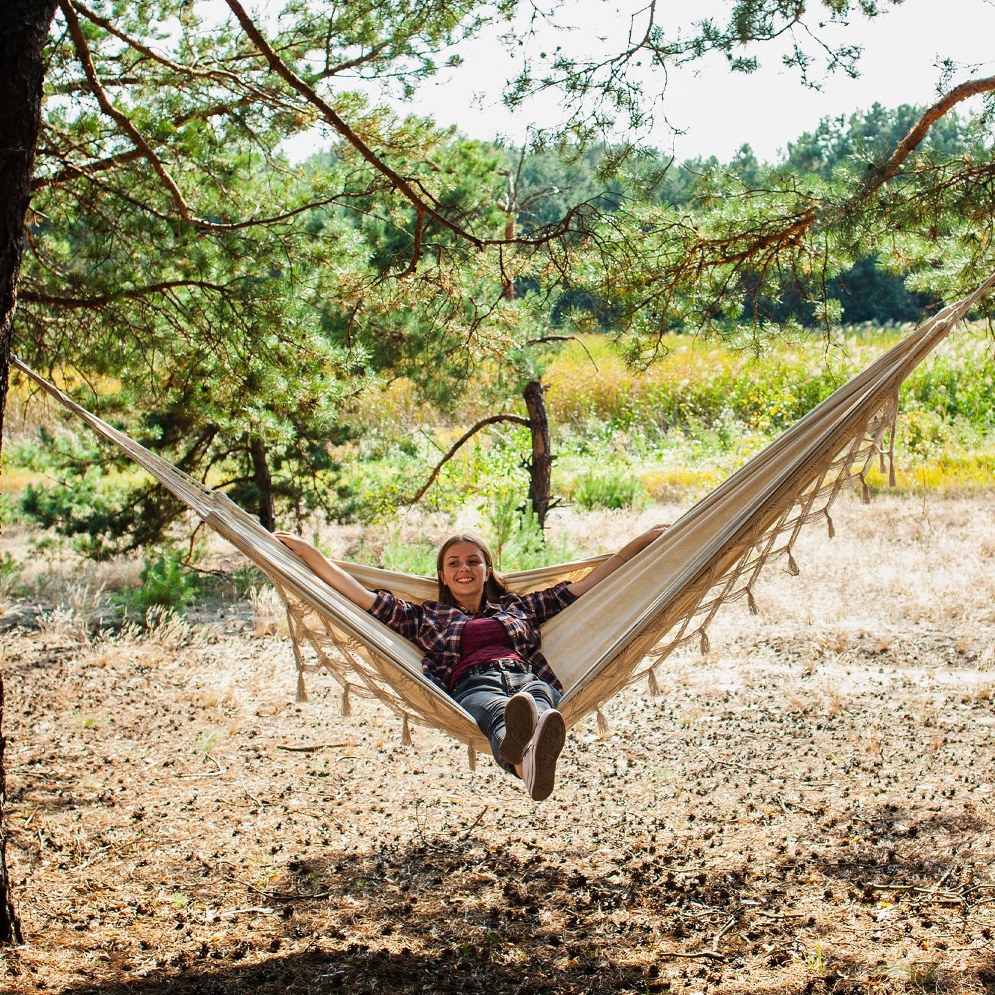 Bellzacasa Double Hammock, Heavy Duty 500 lb Load Capacity Tassels and Fishtail Knitting with Mounting Straps for Outdoor Camping Patio Balcony Beige