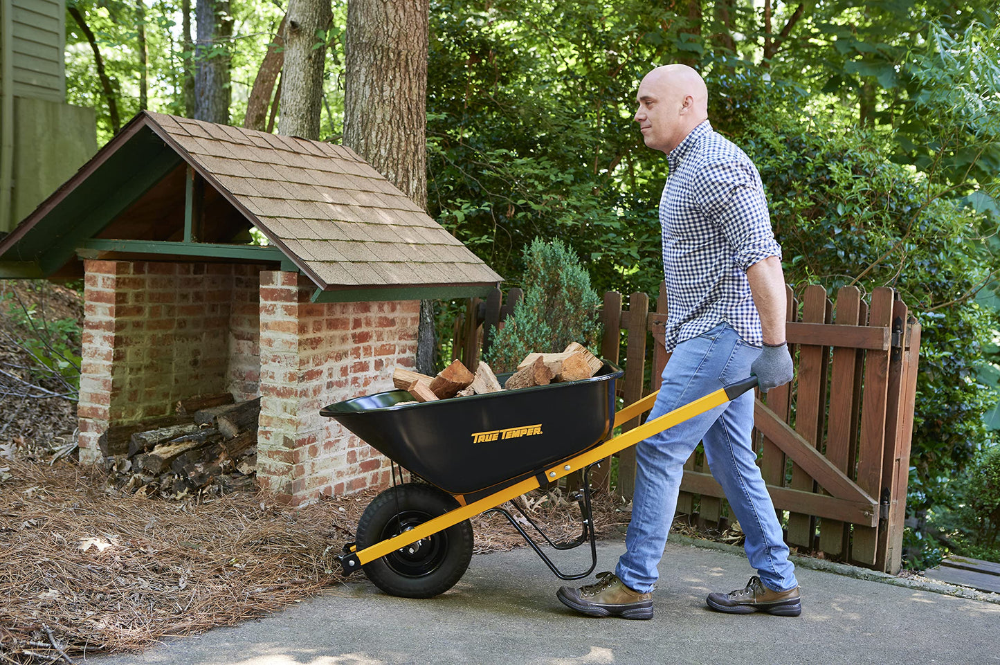 True Temper R6STFFEC 6 Cu. Ft Steel Tray Wheelbarrow with Never Flat Tire & Steel Handles, Black