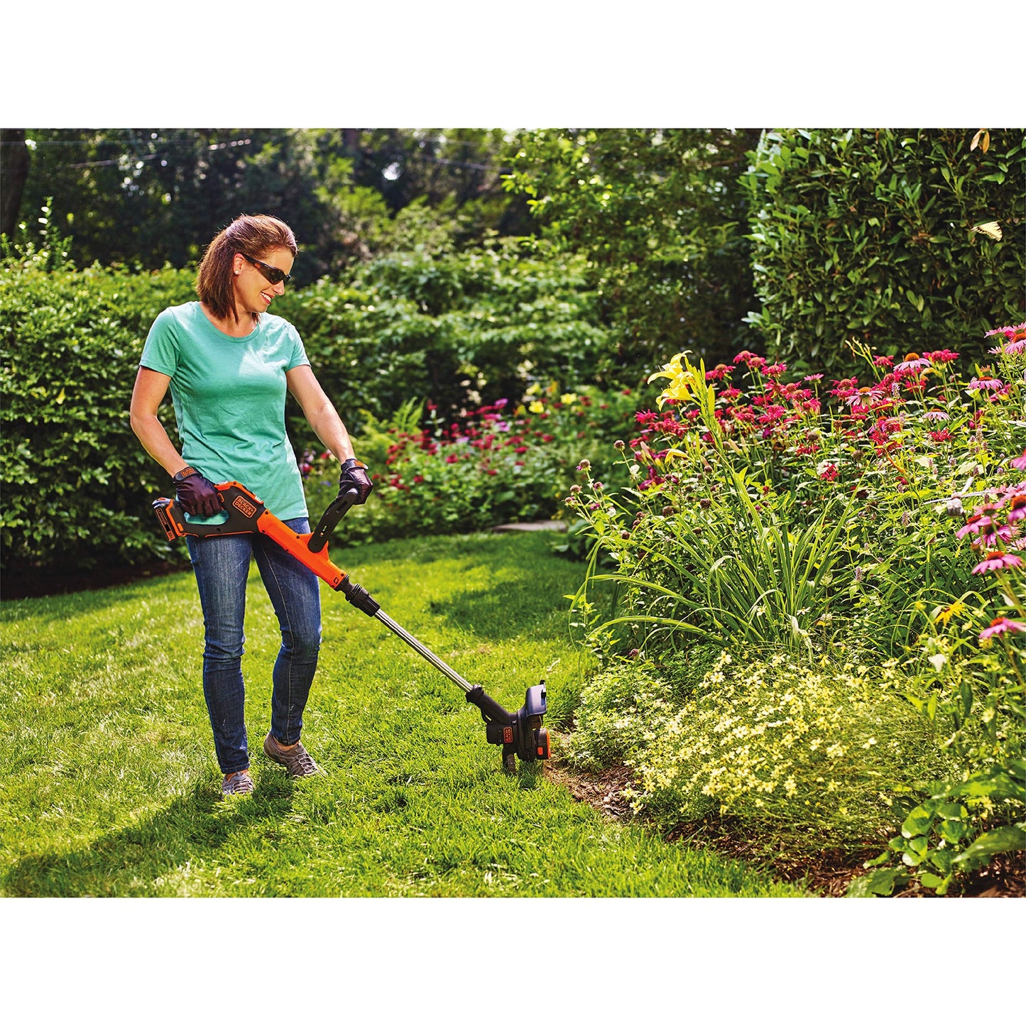 BLACK+DECKER 20V MAX* String Trimmer / Edger, 12-Inch (LSTE525)